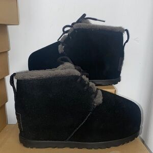 UGG PUMPED LACE UP